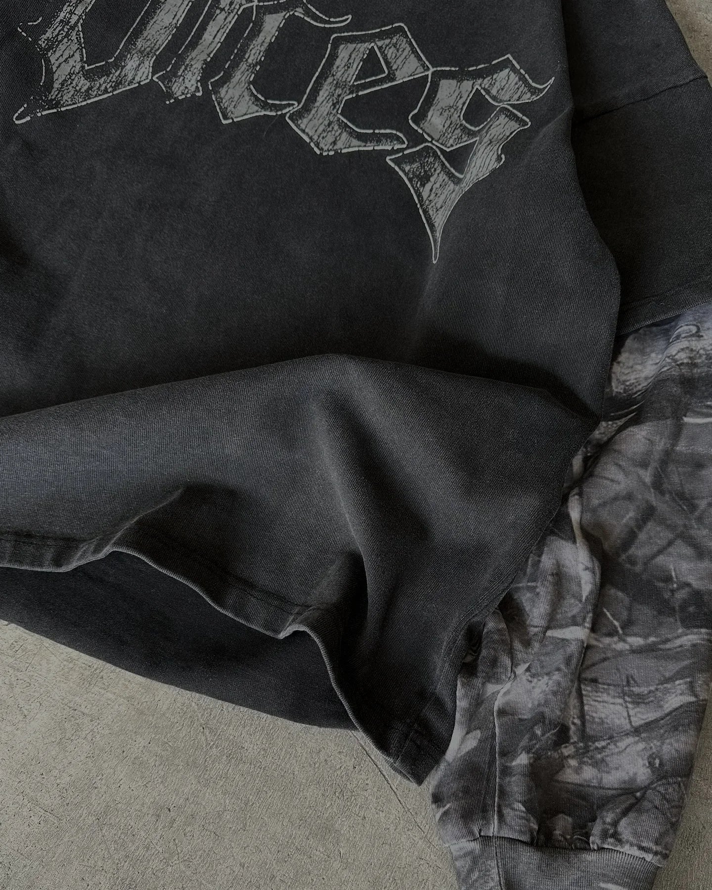 Double layered long sleeved shirt with letter pattern, oversized T-shirt, autumn and leisure street wear, Y2k Gothic hip-hop